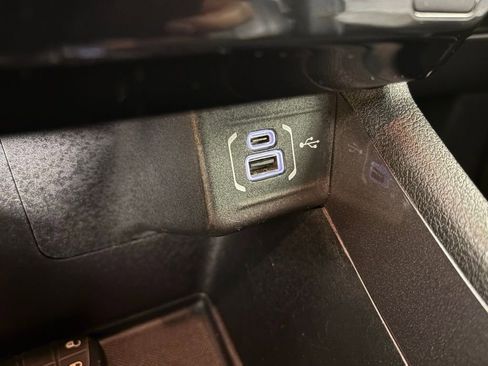 Used 2024 Jeep Compass Latitude image 29