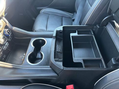 Certified 2022 GMC Yukon XL SLT w/ SLT Luxury Package image 17