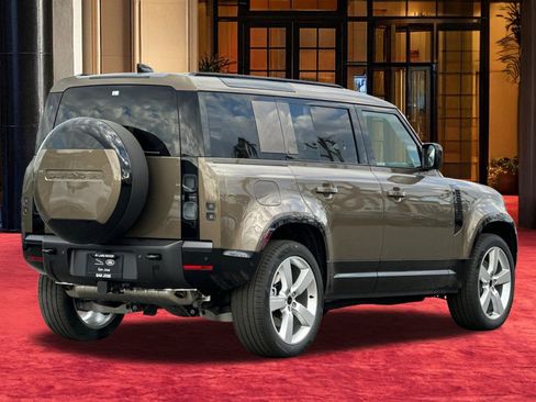 New 2026 Land Rover Defender 110 X-Dynamic SE AWD/4WD image 10