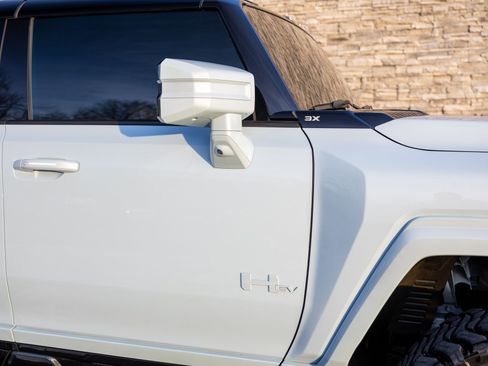 Used 2024 GMC Hummer EV 3X w/ Extreme Off-Road Package image 26