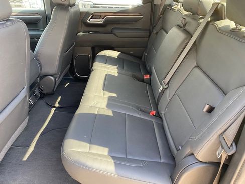 Used 2025 GMC Sierra 1500 SLT image 14