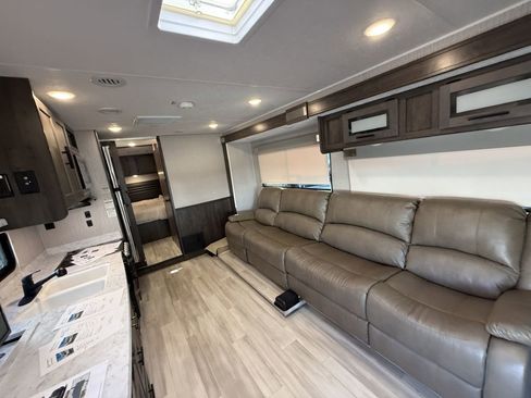 Used 2022 Ford E-450 and Econoline 450 Super Duty w/ Motorhome Prep Package image 50