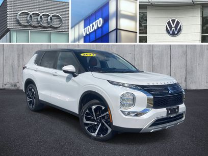 Used 2023 Mitsubishi Outlander SE