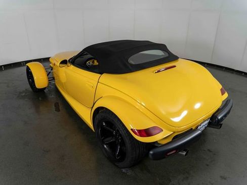 Used 2002 Chrysler Prowler image 26