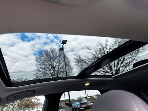 Used 2023 INFINITI QX50 Luxe w/ Accent Package image 10