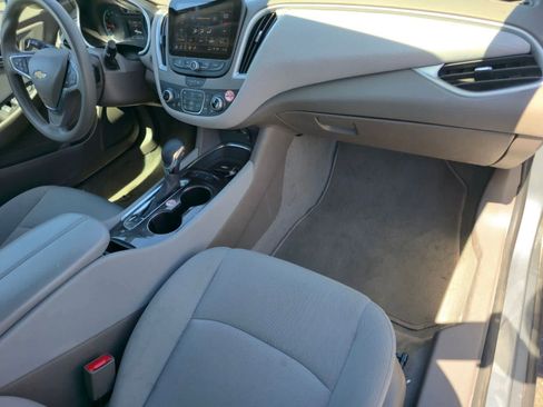Used 2025 Chevrolet Malibu LT image 12