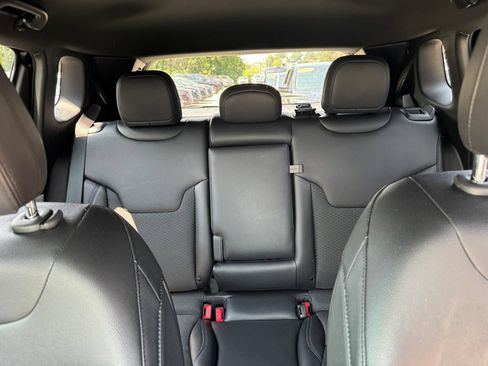 Used 2023 Jeep Compass Latitude w/ Convenience Group AWD/4WD image 21