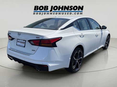 Used 2023 Nissan Altima 2.5 SR AWD/4WD image 3