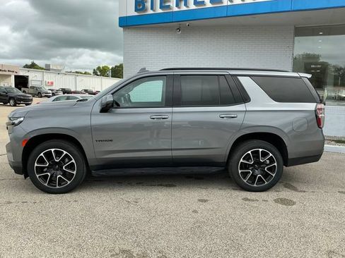 Used 2022 Chevrolet Tahoe RST w/ Luxury Package AWD/4WD image 2
