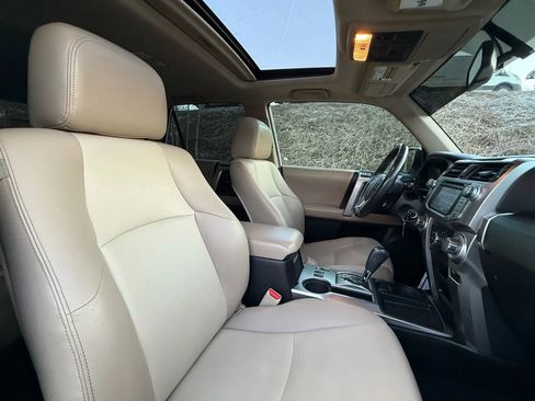 Used 2014 Toyota 4Runner SR5 Premium image 27