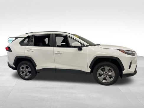 Used 2022 Toyota RAV4 XLE w/ Convenience Package AWD/4WD image 8