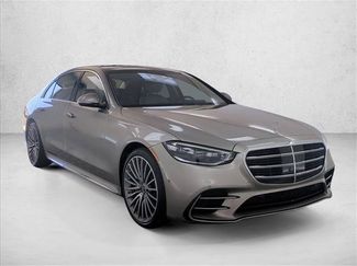 Used 2023 Mercedes-Benz S 500 4MATIC video 3