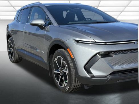 New 2026 Chevrolet Equinox EV LT AWD/4WD image 36