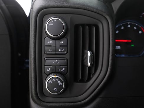 Used 2020 Chevrolet Silverado 1500 Custom w/ Custom Value Package image 23