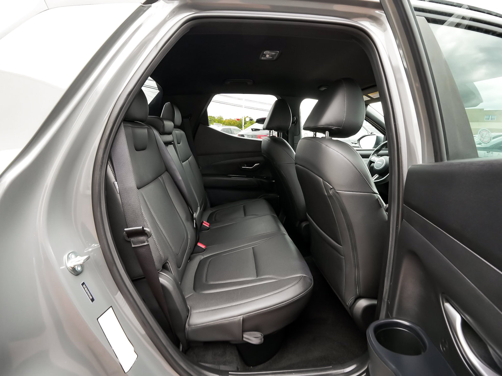 Used 2025 Hyundai Santa Cruz SEL AWD/4WD image 36