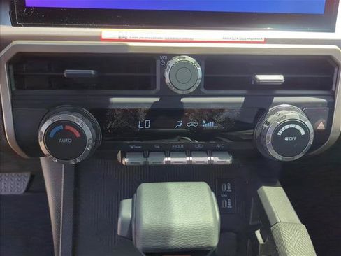 Certified 2026 Toyota Tacoma TRD Off-Road AWD/4WD image 19