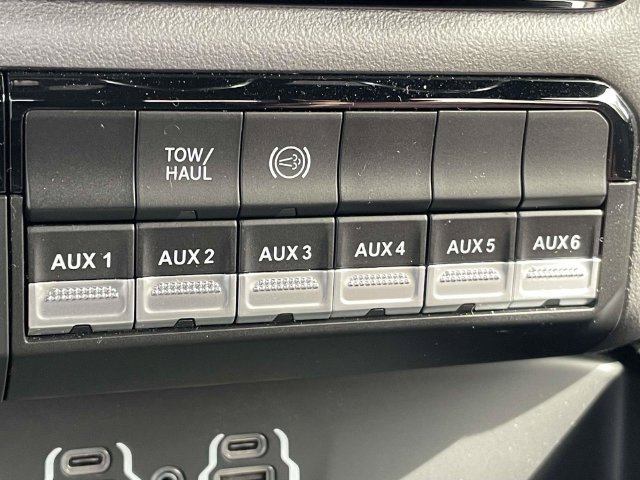 Used 2024 RAM 2500 Big Horn w/ Off Road Package AWD/4WD image 31