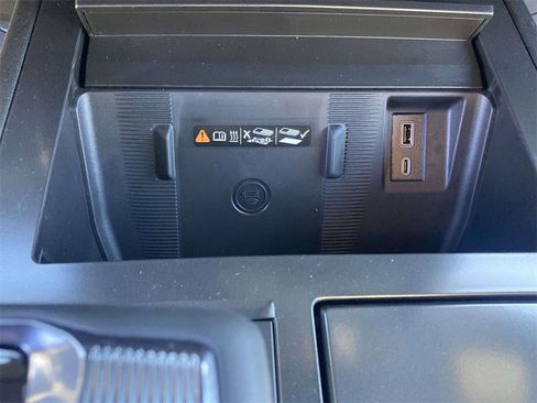 New 2026 GMC Hummer EV SUV w/ LPO, Dark Essentials Package image 22