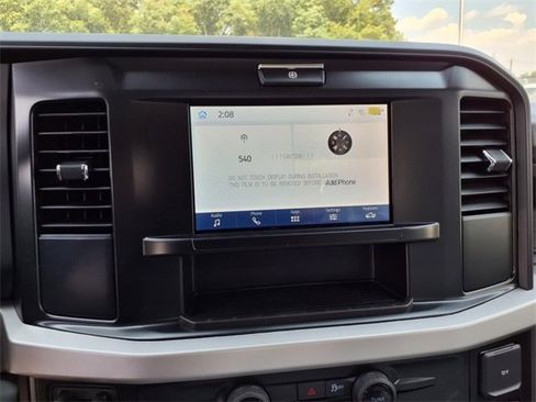 New 2025 Ford F550 4x4 Crew Cab image 18