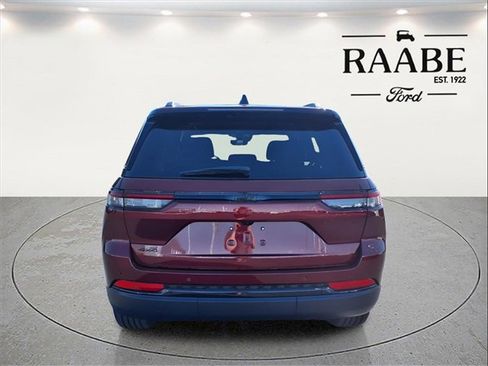 Used 2025 Jeep Grand Cherokee Altitude image 6