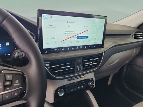 New 2025 Ford Escape PHEV w/ PHEV Premium Package image 9