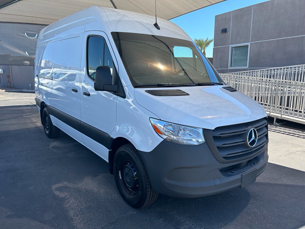 Used 2023 Mercedes-Benz Sprinter 2500 image 3