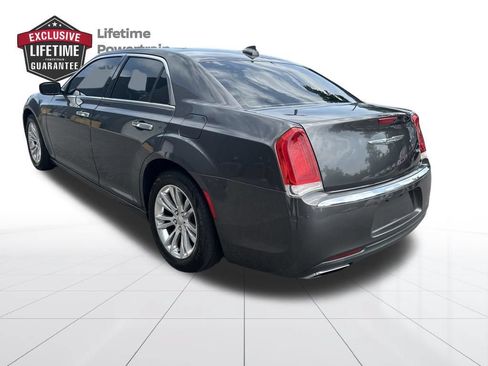 Used 2015 Chrysler 300 C RWD image 3