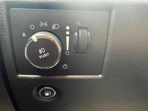 Used 2017 Jeep Grand Cherokee Laredo image 21