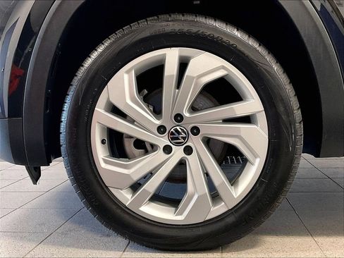 Used 2023 Volkswagen Atlas SE w/ Panoramic Sunroof Package AWD/4WD image 7