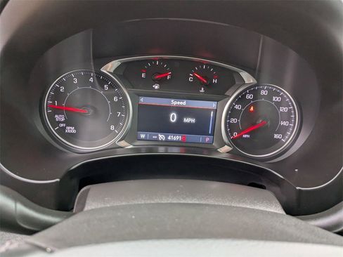 Used 2024 GMC Terrain SLT image 19