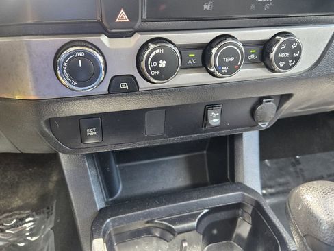 Used 2019 Toyota Tacoma SR AWD/4WD image 20