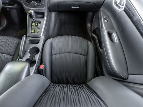 Used 2018 Nissan Sentra SV w/ Premium Package (P01) FWD image 52