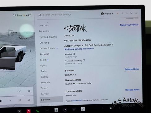 Used 2024 Tesla Cybertruck AWD Crew Cab image 15