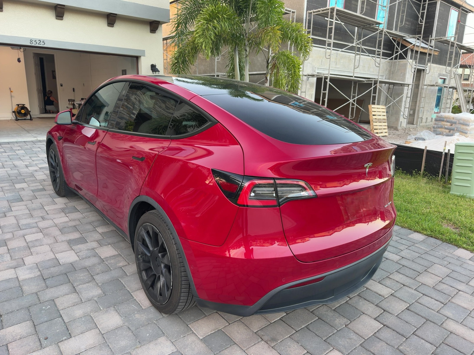 Used 2021 Tesla Model Y Long Range AWD/4WD image 3