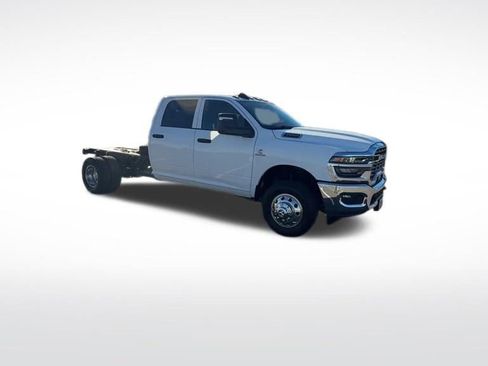 New 2026 RAM 3500 Tradesman w/ Chrome Appearance Group image 38