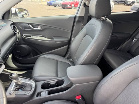 Used 2023 Hyundai Kona Limited image 7