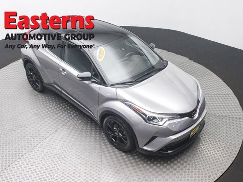 Used 2019 Toyota C-HR Limited FWD image 3