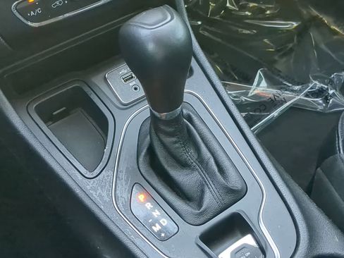 Certified 2022 Jeep Cherokee Latitude Lux FWD image 29