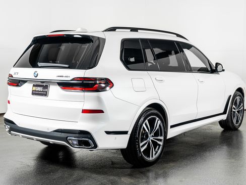 Used 2025 BMW X7 xDrive40i w/ M Sport Package image 9