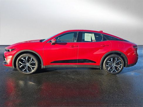 Used 2023 Toyota Crown XLE image 2