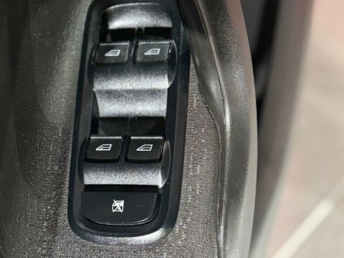 Used 2018 Ford Fiesta SE image 32