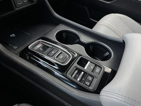 Used 2025 Honda Pilot Touring image 23