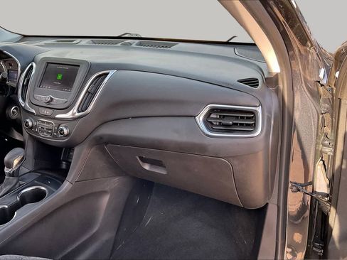 Used 2023 Chevrolet Equinox LT FWD image 17