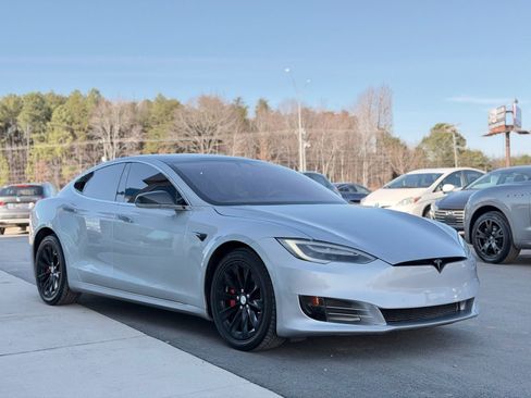Used 2018 Tesla Model S 75D image 6