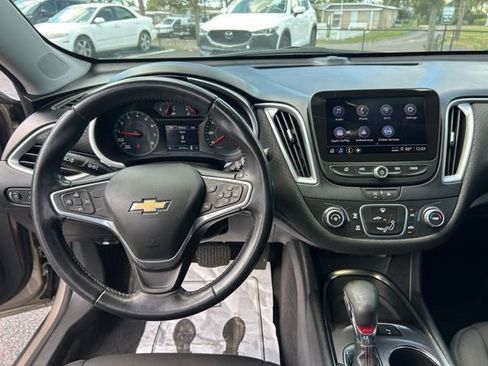Used 2022 Chevrolet Malibu RS FWD image 17
