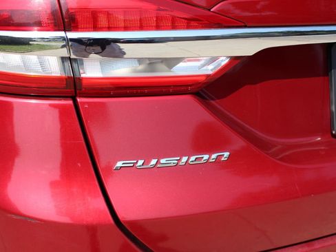 Used 2017 Ford Fusion SE w/ Fusion SE Technology Package AWD/4WD image 42