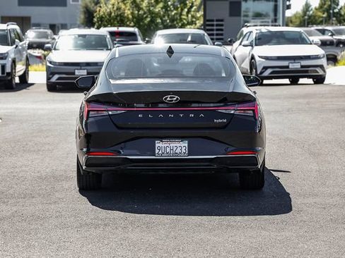 Used 2021 Hyundai Elantra Limited FWD image 4