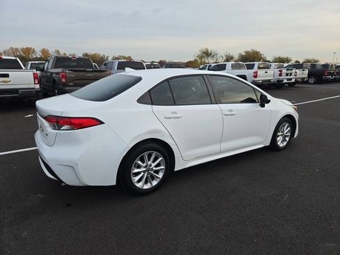 Used 2020 Toyota Corolla LE image 4