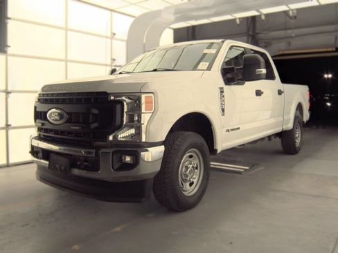 Used 2020 Ford F250 XL w/ Power Equipment Group AWD/4WD image 2