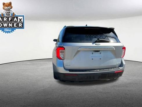 Certified 2022 Ford Explorer XLT image 9